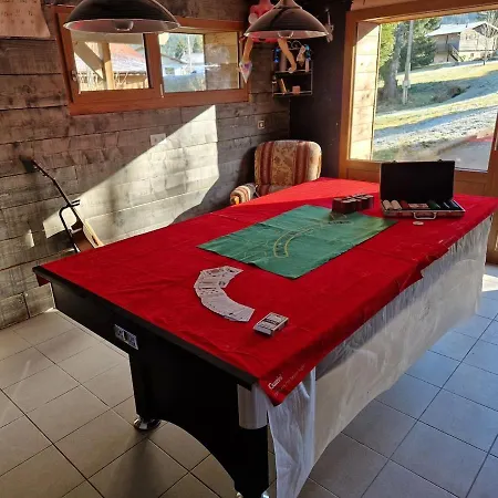 Vosges, Quiet Four Bedroom Chalet, Cinema, Games 別荘 *