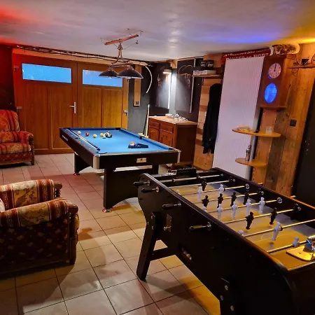 別荘 Vosges, Quiet Four Bedroom Chalet, Cinema, Games